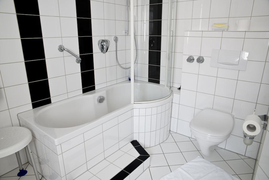 Hotel Weber Amöneburg Oda fotoğraf